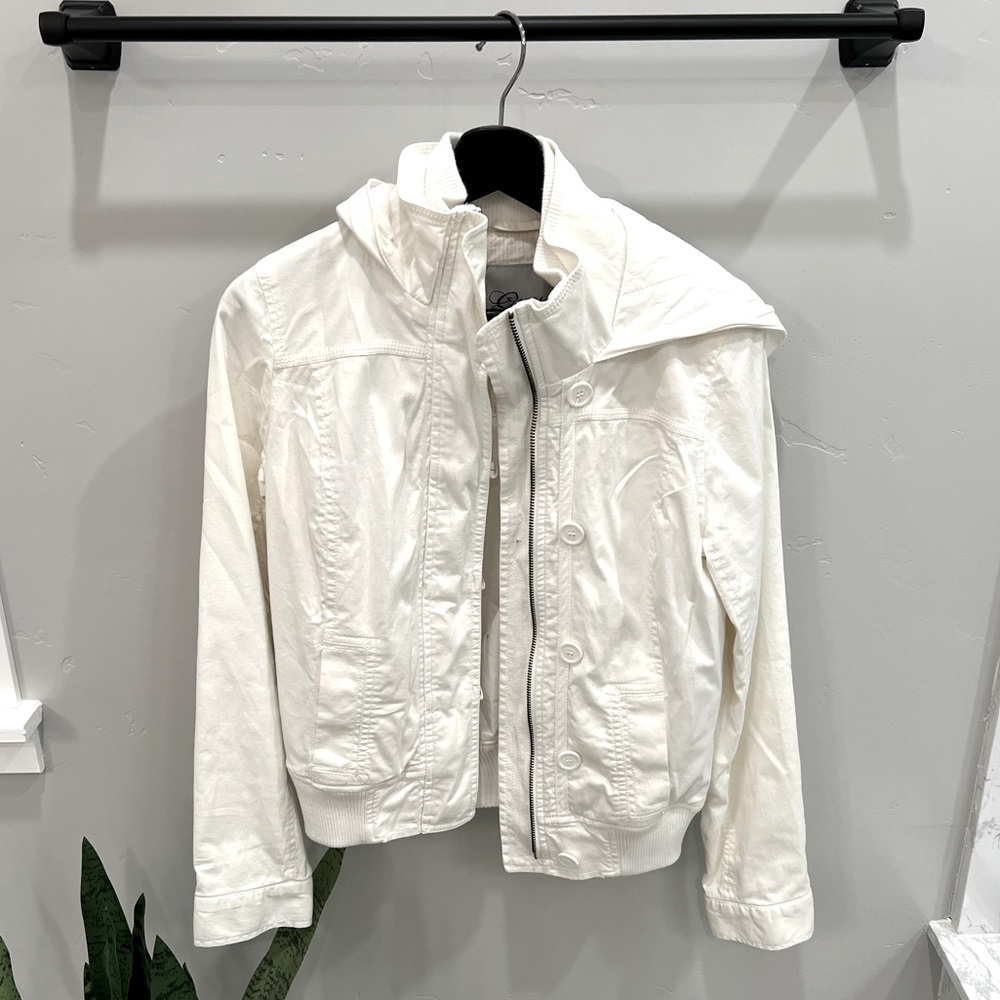 Guess white hooded jacket size M